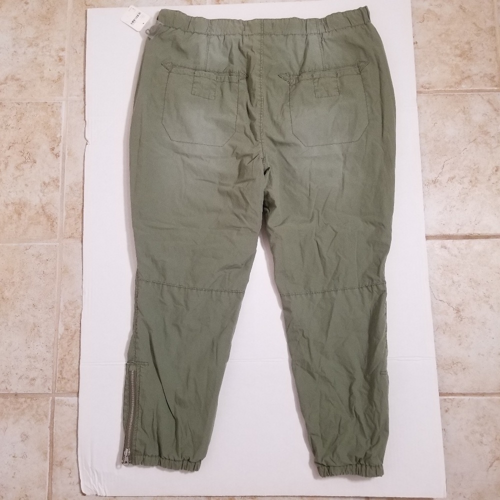 Free People NWT Army Green Crop Pants - Picture 2 of 8